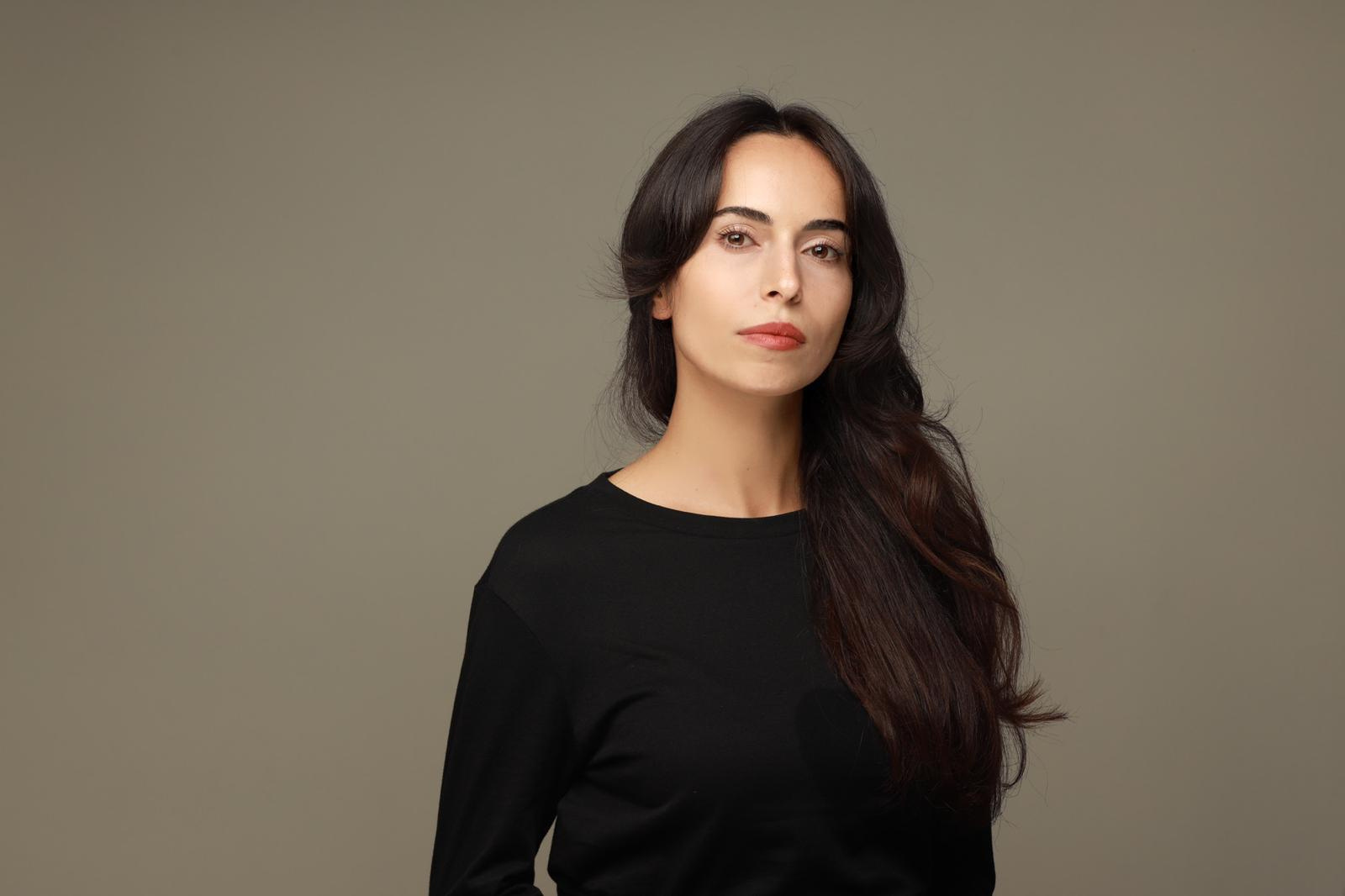 Özge Üstek thumbnail 2